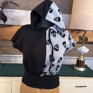 Short Sleeve Hoodie Gothic Split Pattern Drawstring
